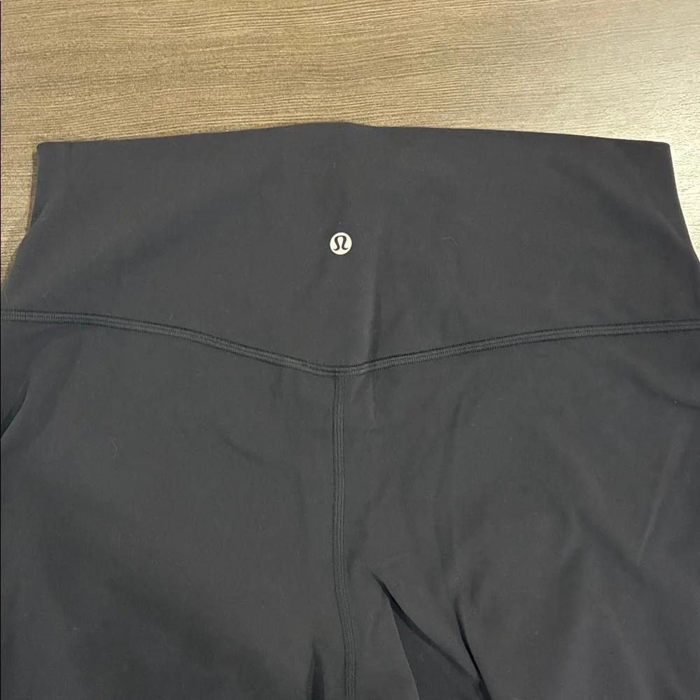 Lululemon Black Align 17” Crop Highrise Leggins - Picture 6 of 10